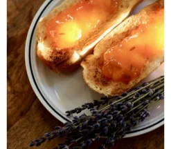 Fijne abrikozenjam met lavendel 323 g
